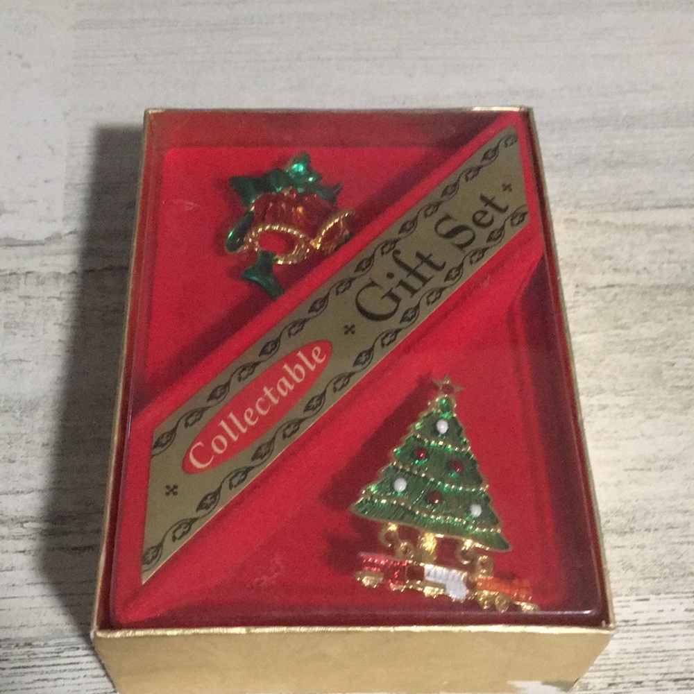 Collectible gift box set two Christmas pins Christmas bells & Christmas tree